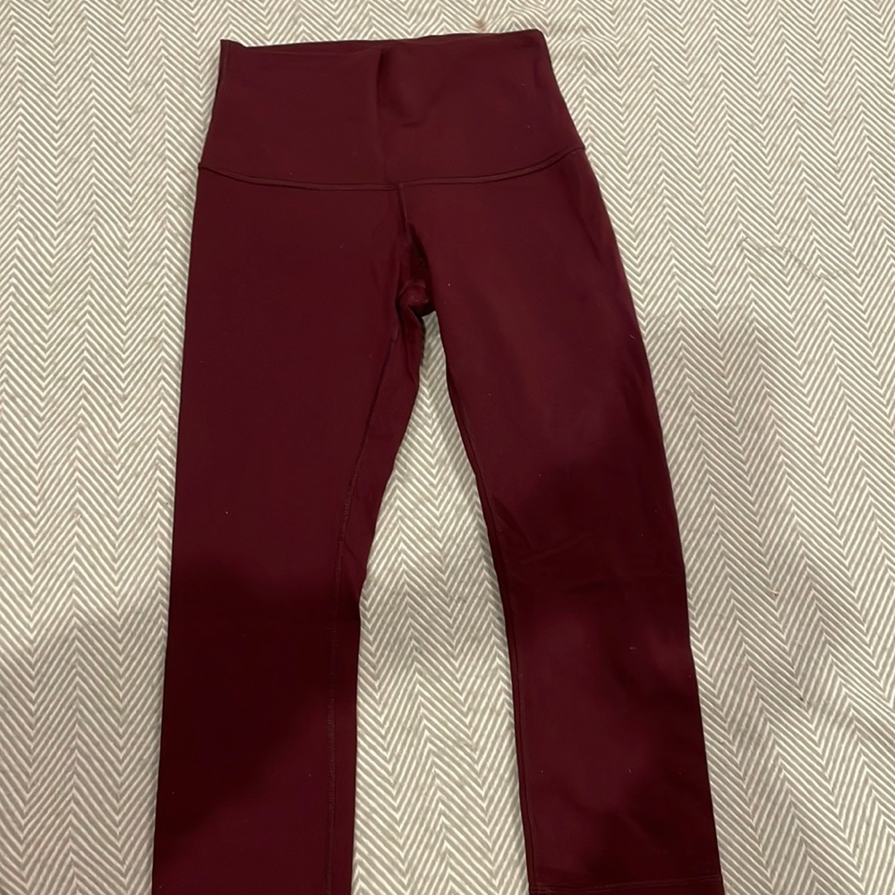 Like New. Lightly worn. Slight pilling in upper thigh(crotch) - as pictured